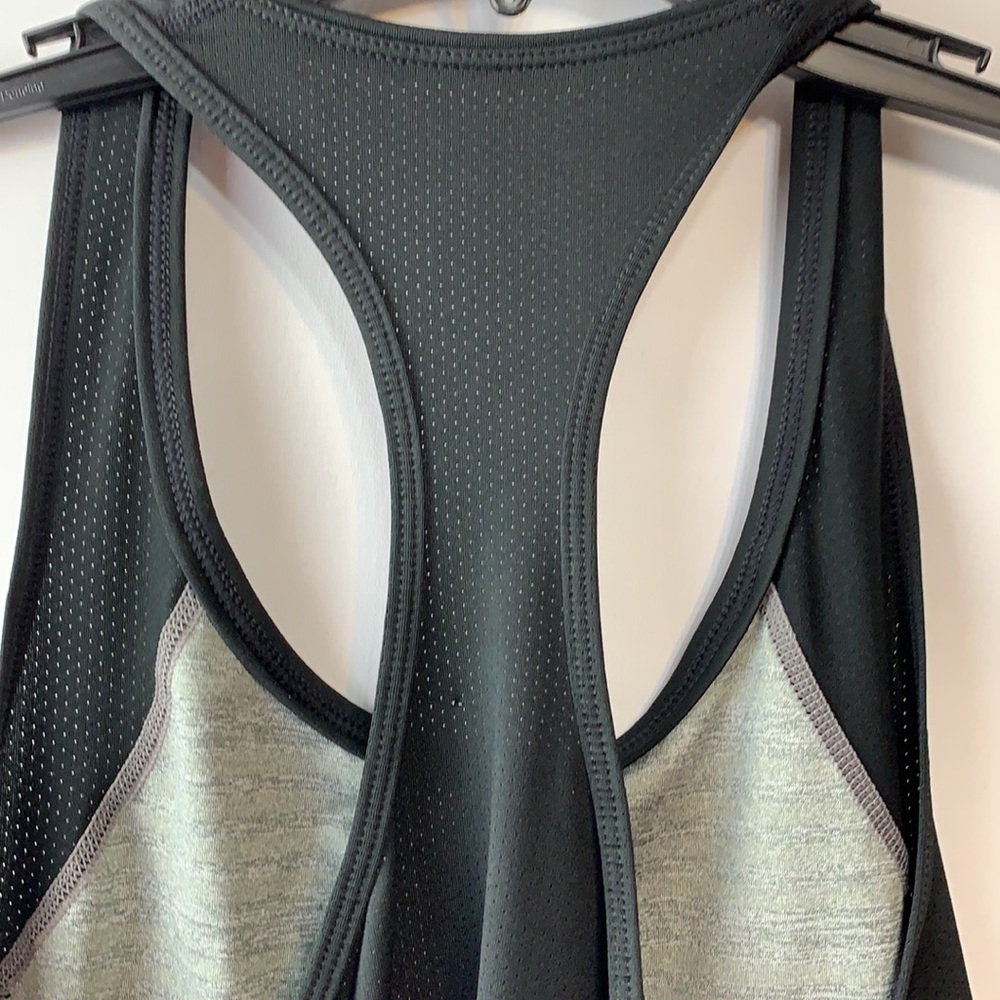 Nike Exercise Tank Top - Picture 5 of 6